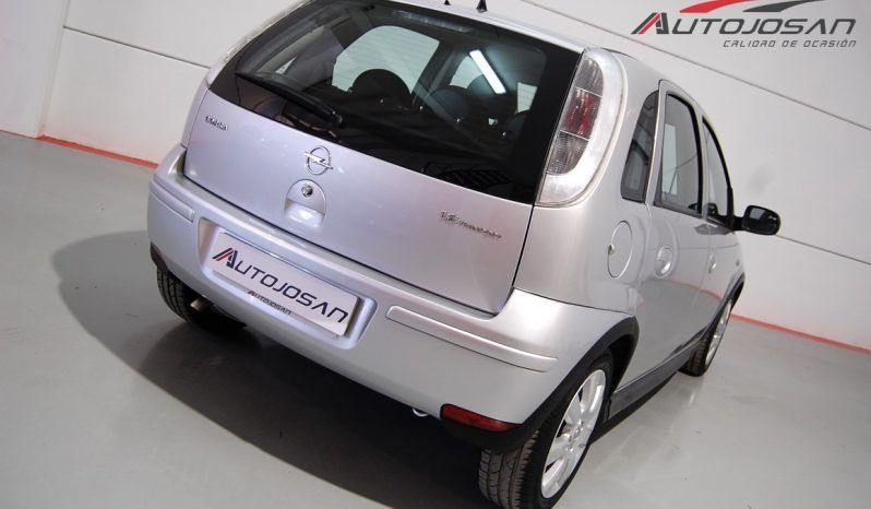 Opel Corsa 1.2i 16V Silverline lleno