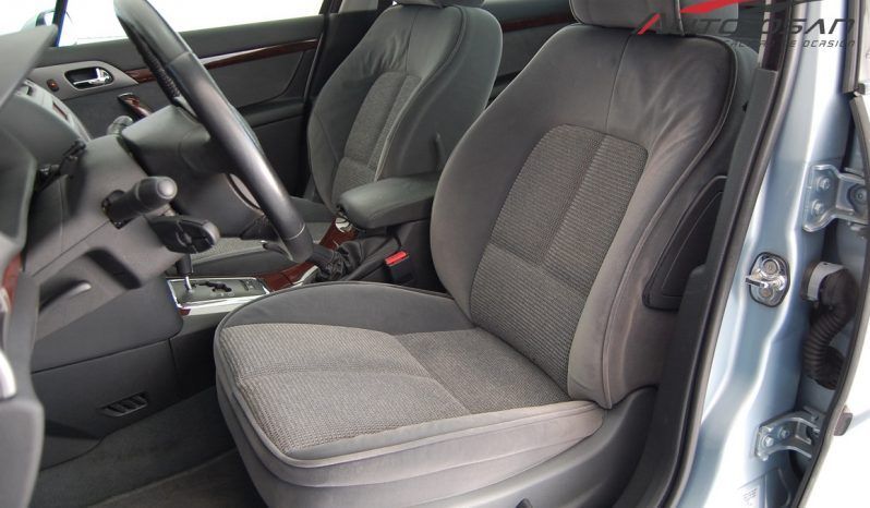Peugeot 407 SW 2.0 HDi Automático lleno