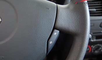 Renault Clio 1.2i 16V Campus lleno
