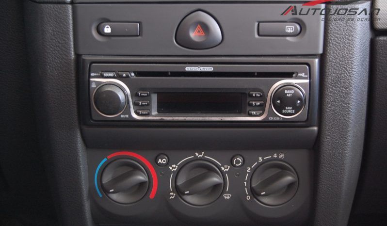 Renault Clio 1.2i 16V Campus lleno