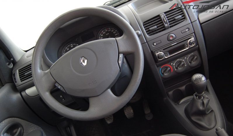 Renault Clio 1.2i 16V Campus lleno