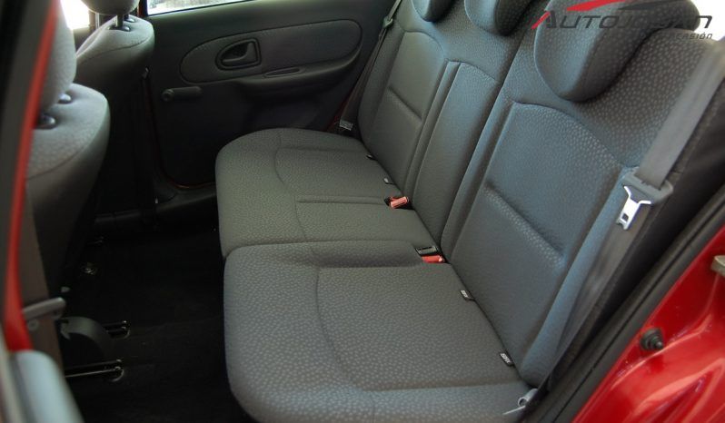 Renault Clio 1.2i 16V Campus lleno