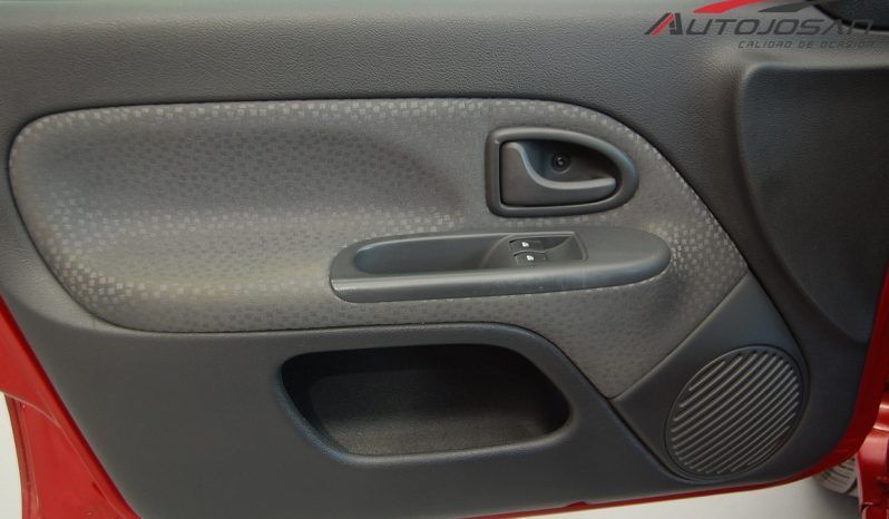 Renault Clio 1.2i 16V Campus lleno