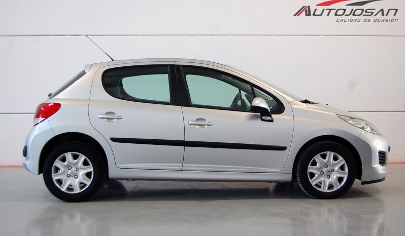 Peugeot 207 1.4i Confort 5p lleno