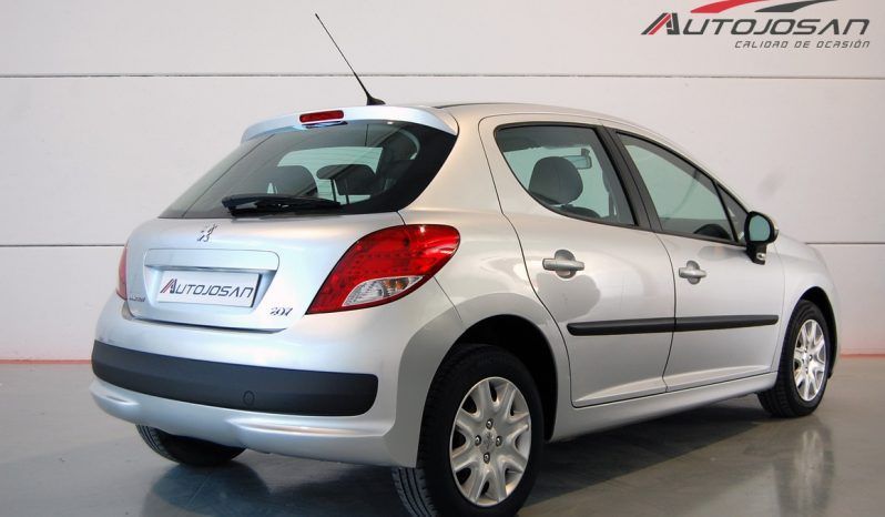 Peugeot 207 1.4i Confort 5p lleno