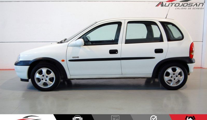Opel Corsa 1.2i 16V Edition lleno