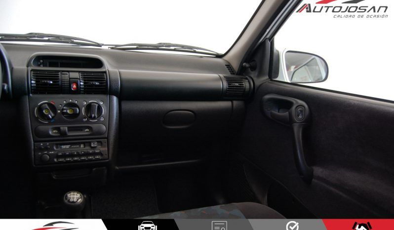 Opel Corsa 1.2i 16V Edition lleno