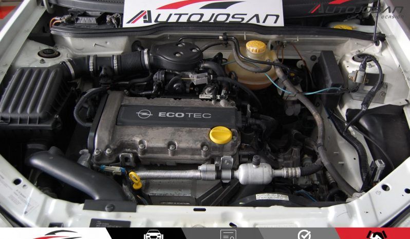Opel Corsa 1.2i 16V Edition lleno