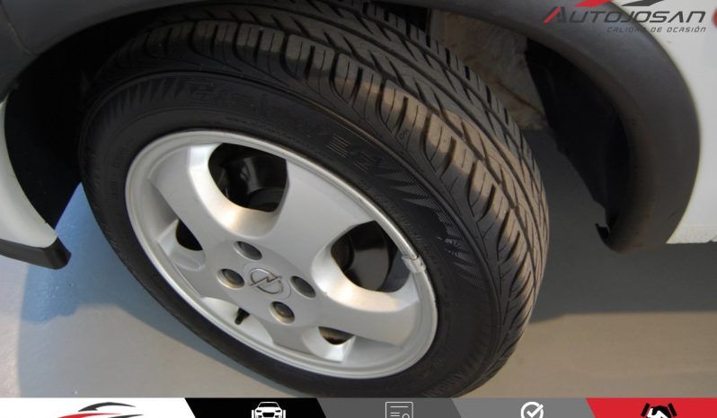 Opel Corsa 1.2i 16V Edition lleno